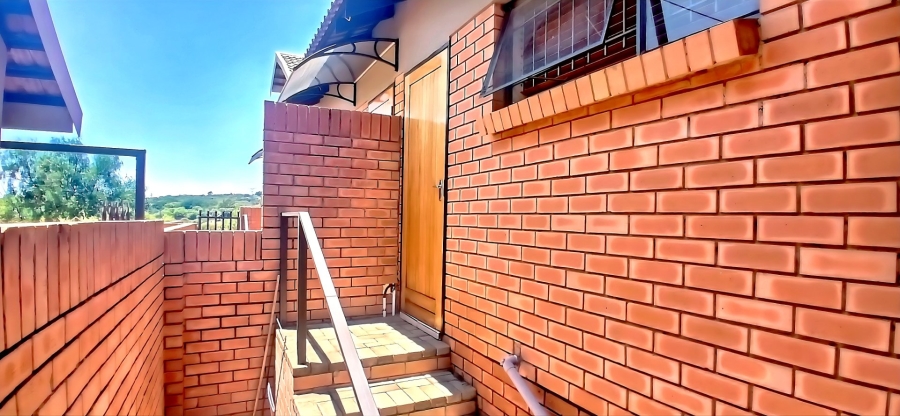 1 Bedroom Property for Sale in Langenhovenpark Free State